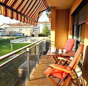 Residencial Haro, piscina y parking en pleno centro