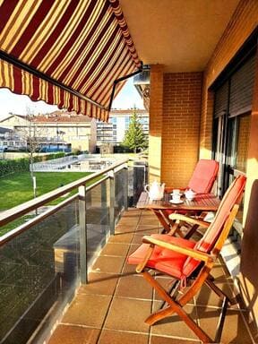 Residencial Haro, piscina y parking en pleno centro